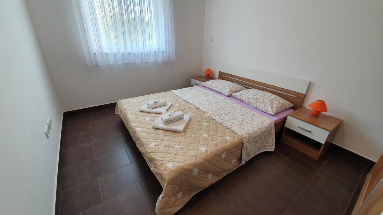 Apartments Augustin Паг Екстериор снимка