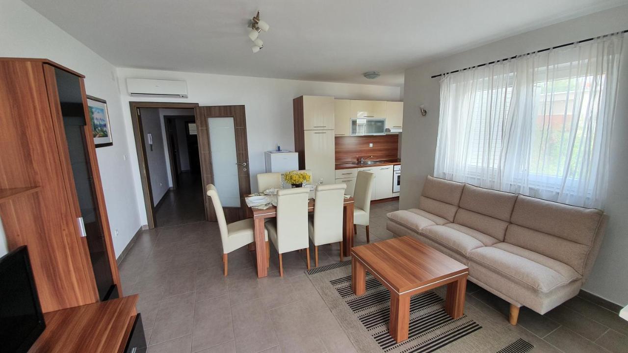 Apartments Augustin Паг Екстериор снимка