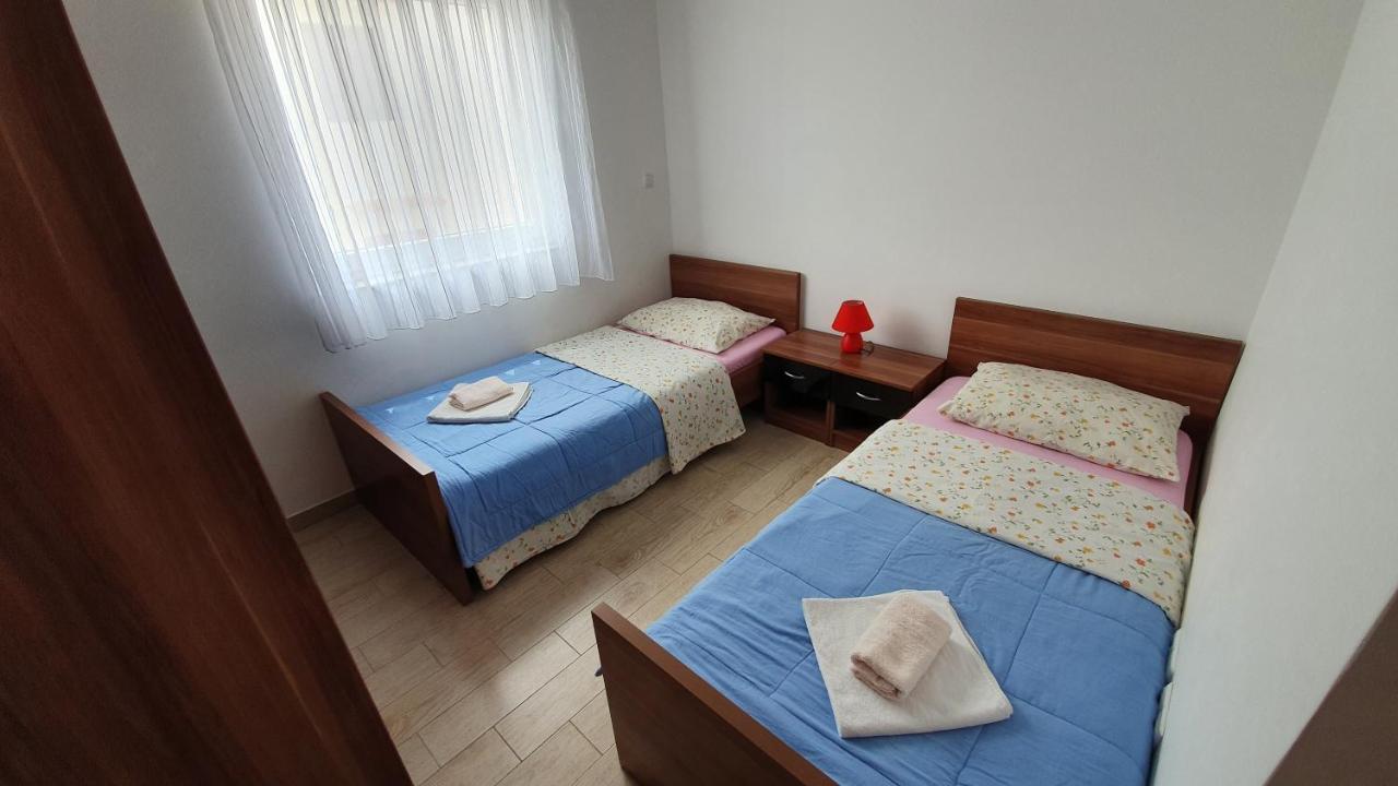 Apartments Augustin Паг Екстериор снимка
